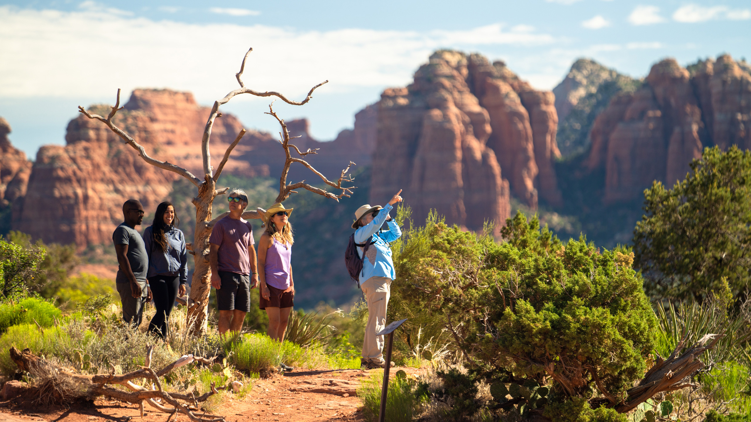 Bird Watching Hike in Sedona, hikers with binoculars