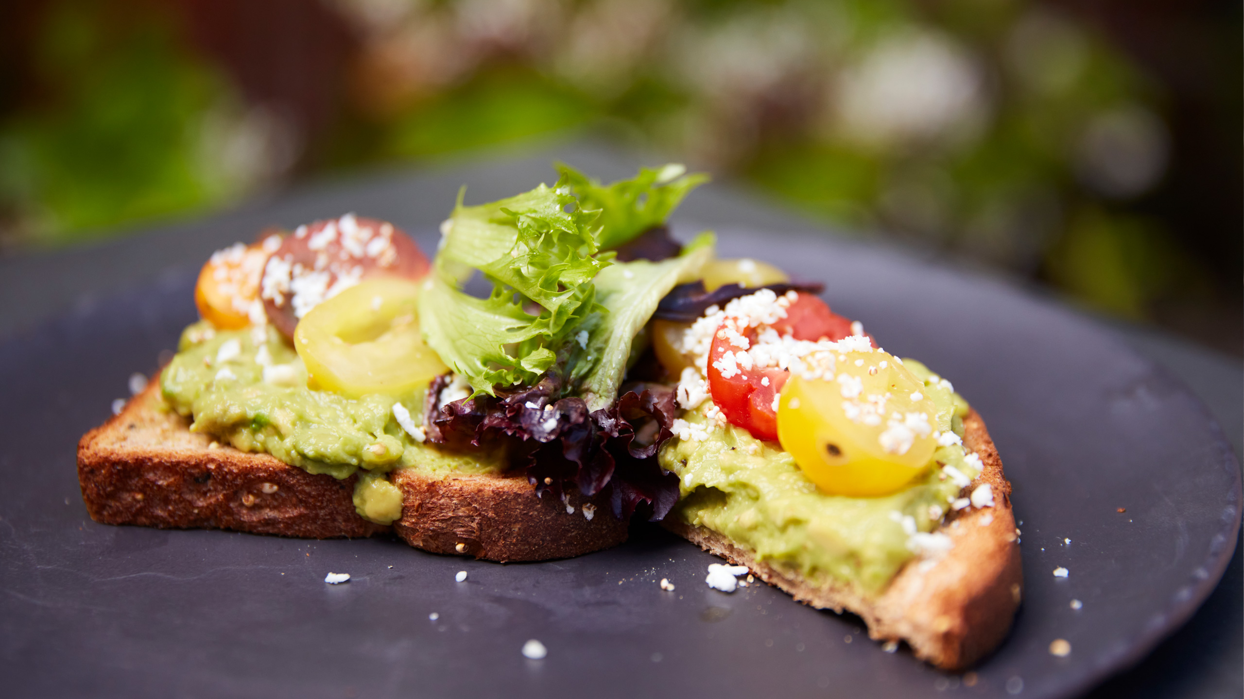 avocado toast with tomatoes