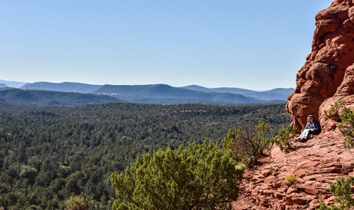 two hikers on vista trail in Sedona