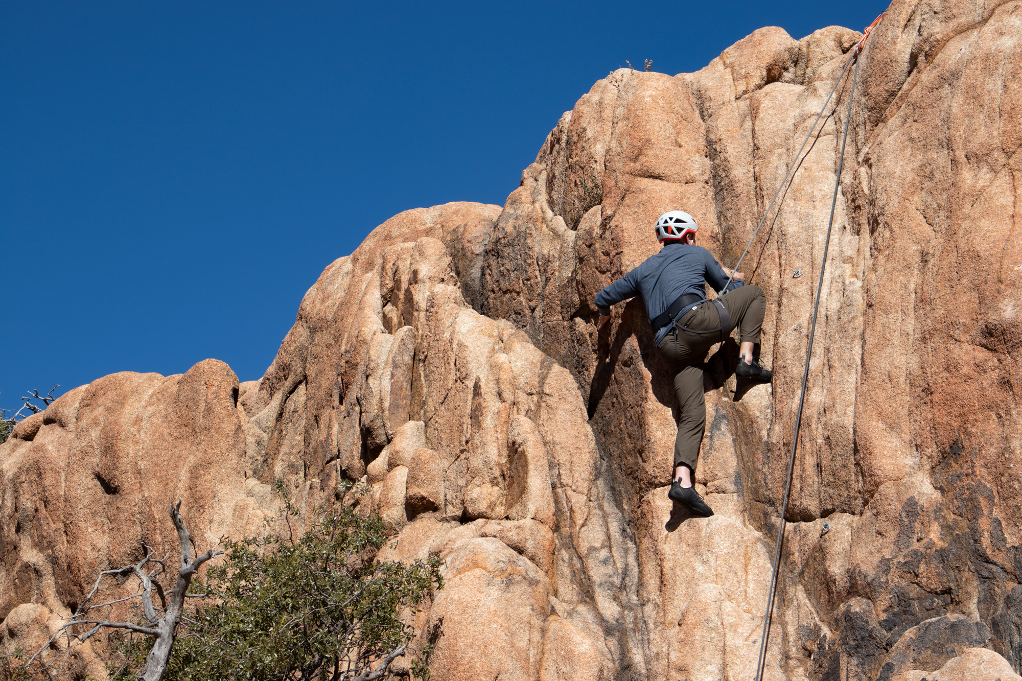 man rock climbing in Prescott Arizona